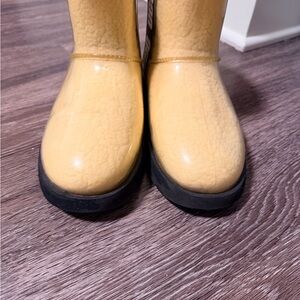 UGG CLASSIC CLEAR MINI BOOT